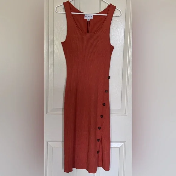 Olive & Oak Ribbed Rust Sleeveless Sweater Dress with Button Detail• Size XL - Picture 2 of 6